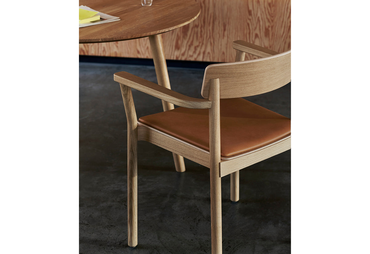 Betty Armchair, Thau and kallio, Andtradition