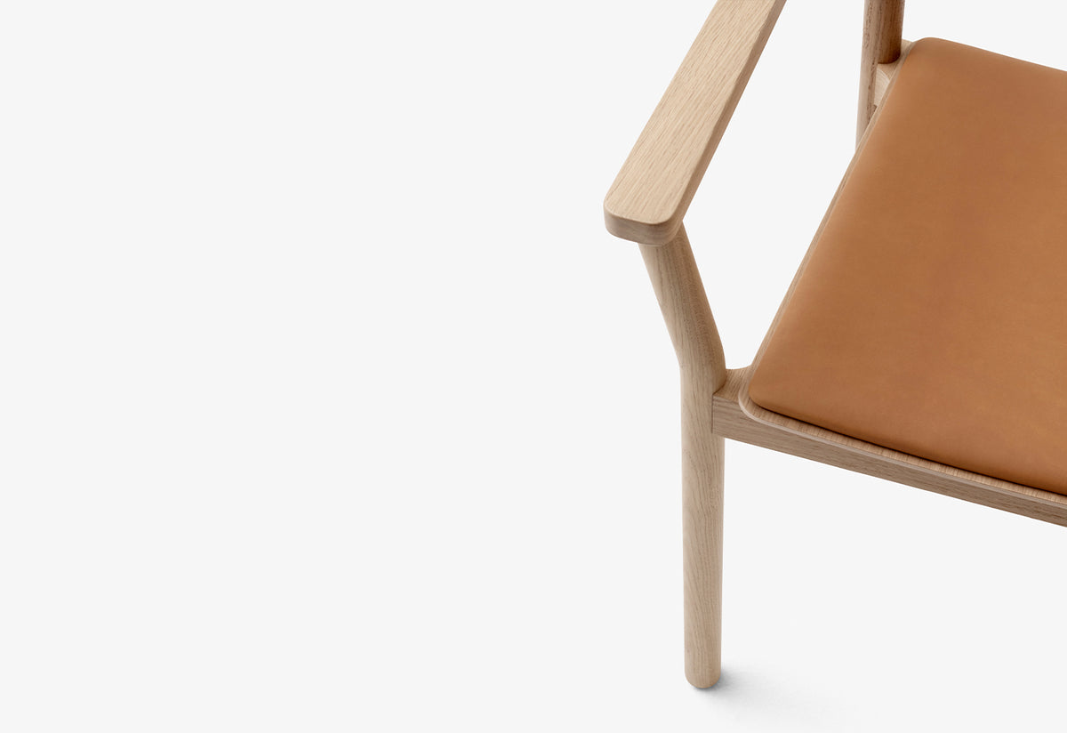 Betty Armchair, Thau and kallio, Andtradition