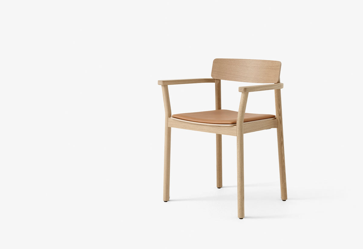 Betty Armchair, Thau and kallio, Andtradition
