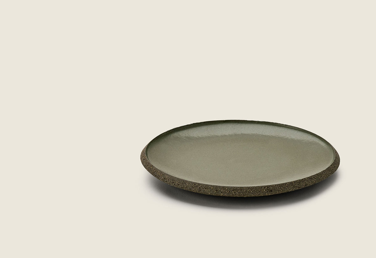Chamotte Plate, Apartu