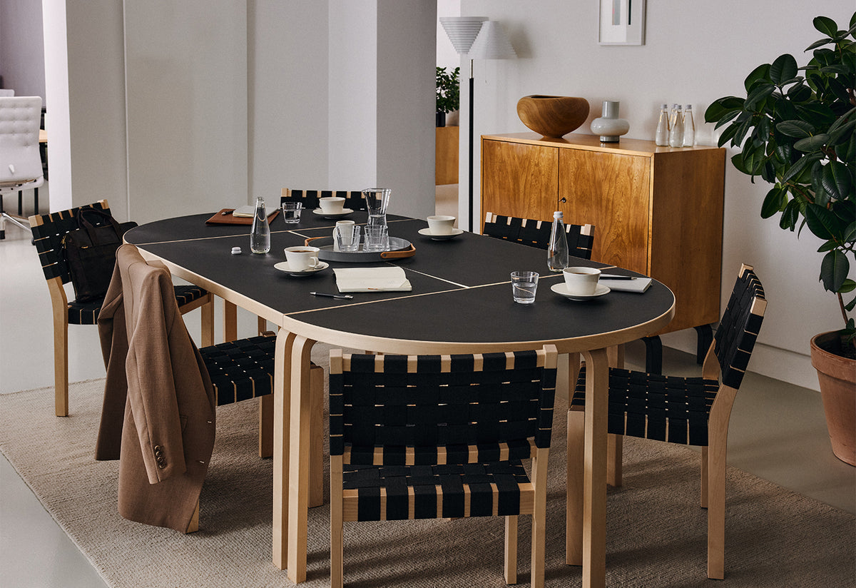 Aalto Table Half-Round, Alvar aalto, Artek