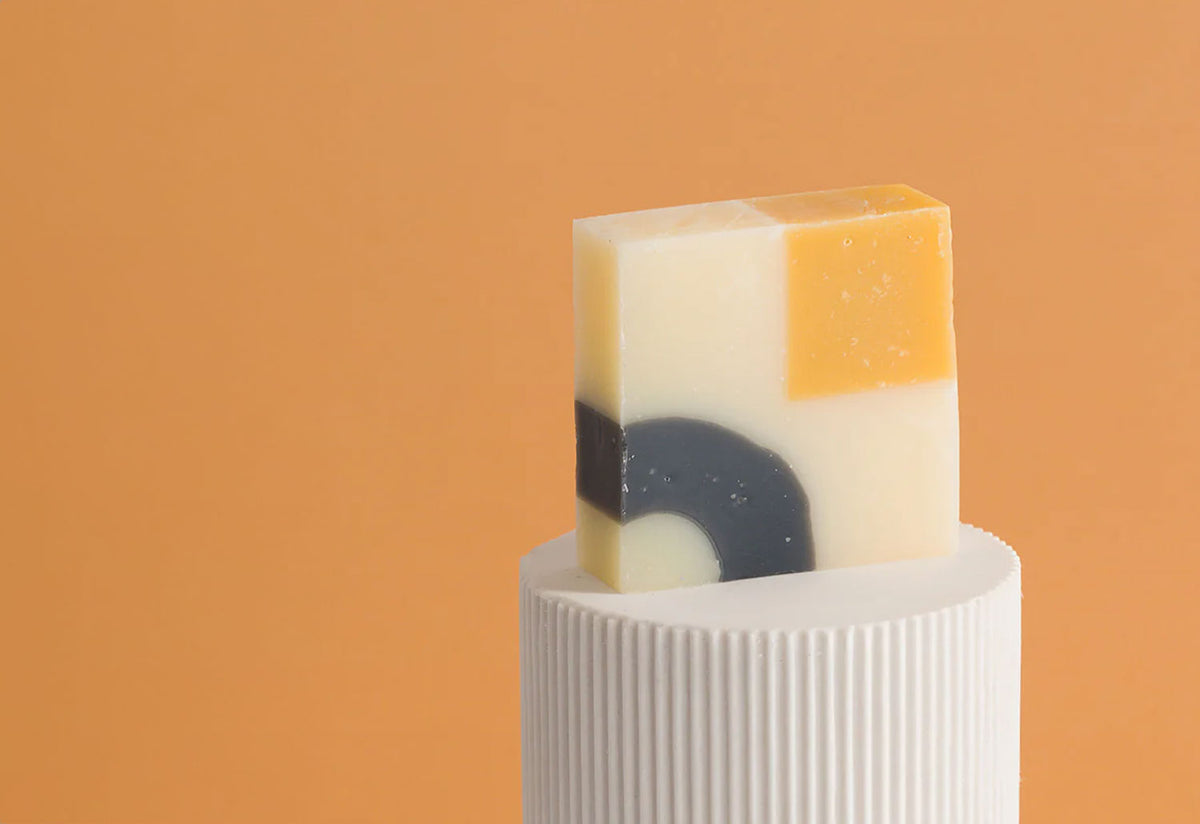Soleil Noir Soap | Lemon, Ciment paris