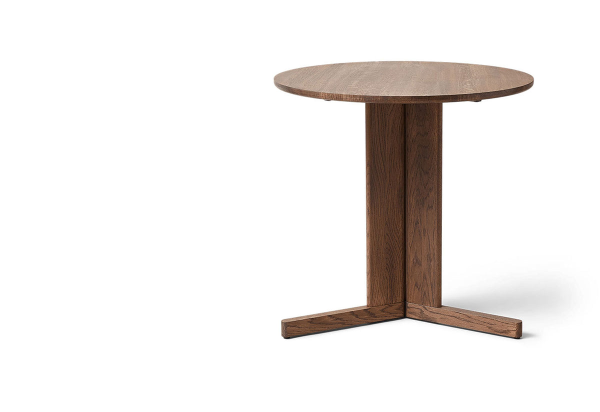 Trefoil Round Table 3 Legs, Herman studio, Form and refine
