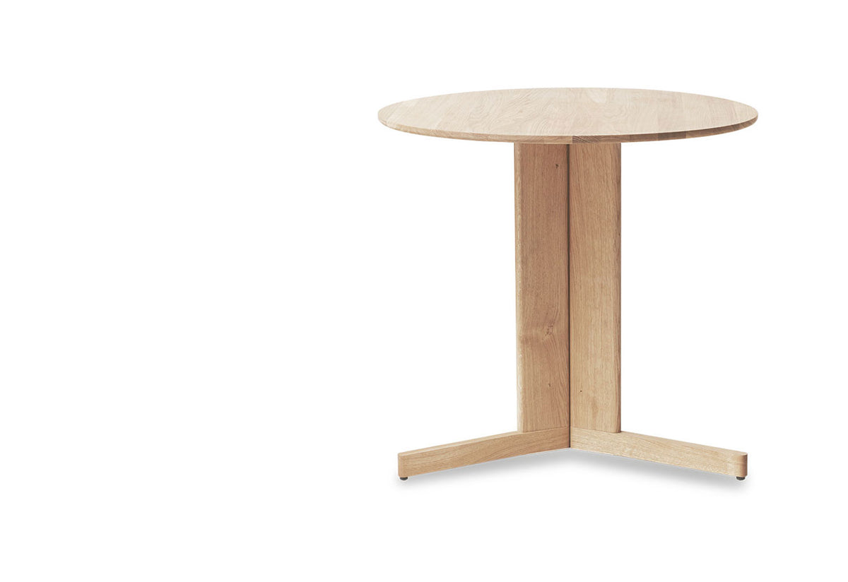 Trefoil Round Table 3 Legs, Herman studio, Form and refine