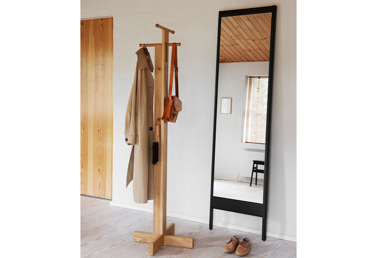 A Line Mirror, Herman studio, Form and refine