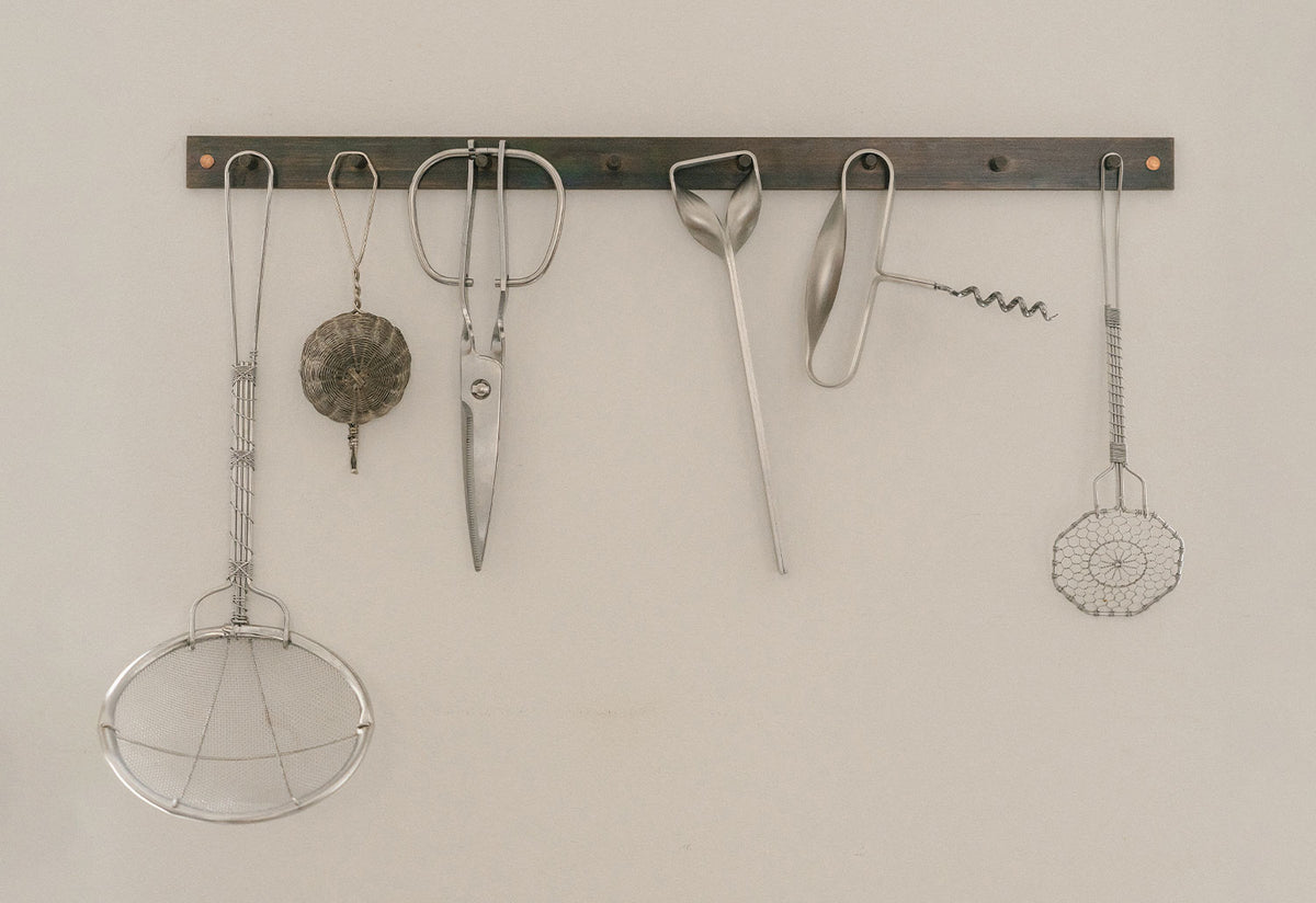 Ground Bottle Opener, Frama