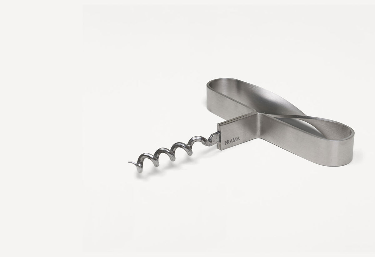 Ground Corkscrew, Frama