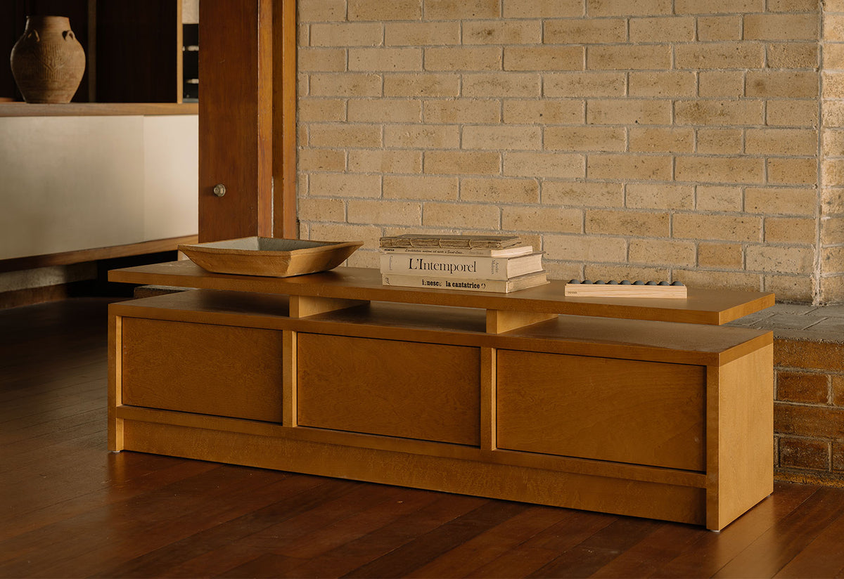 Ratio Console, Ilo studio, Frama