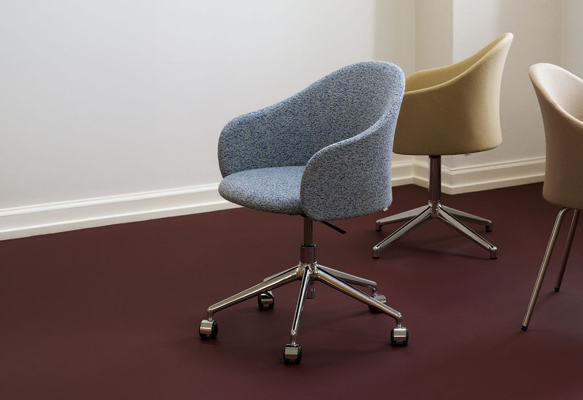 Gomo Armchair | Swivel Base, Hugo passos, Fredericia