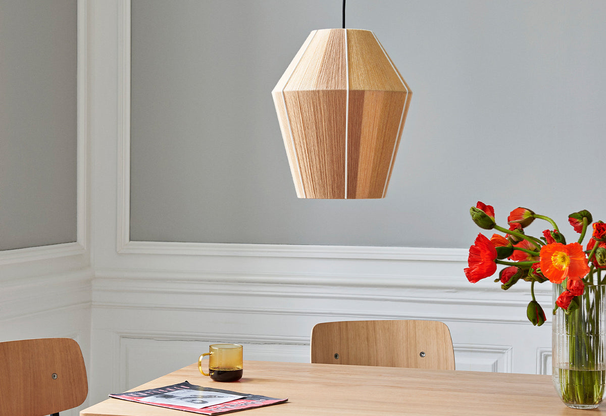 Bonbon Lamp, Ana kraš, Hay