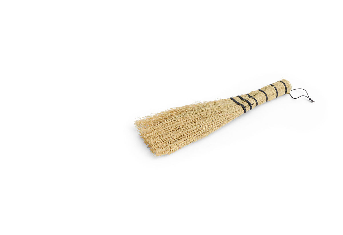 Outdoor Market Hand Broom, Jasper morrison shop, Hay