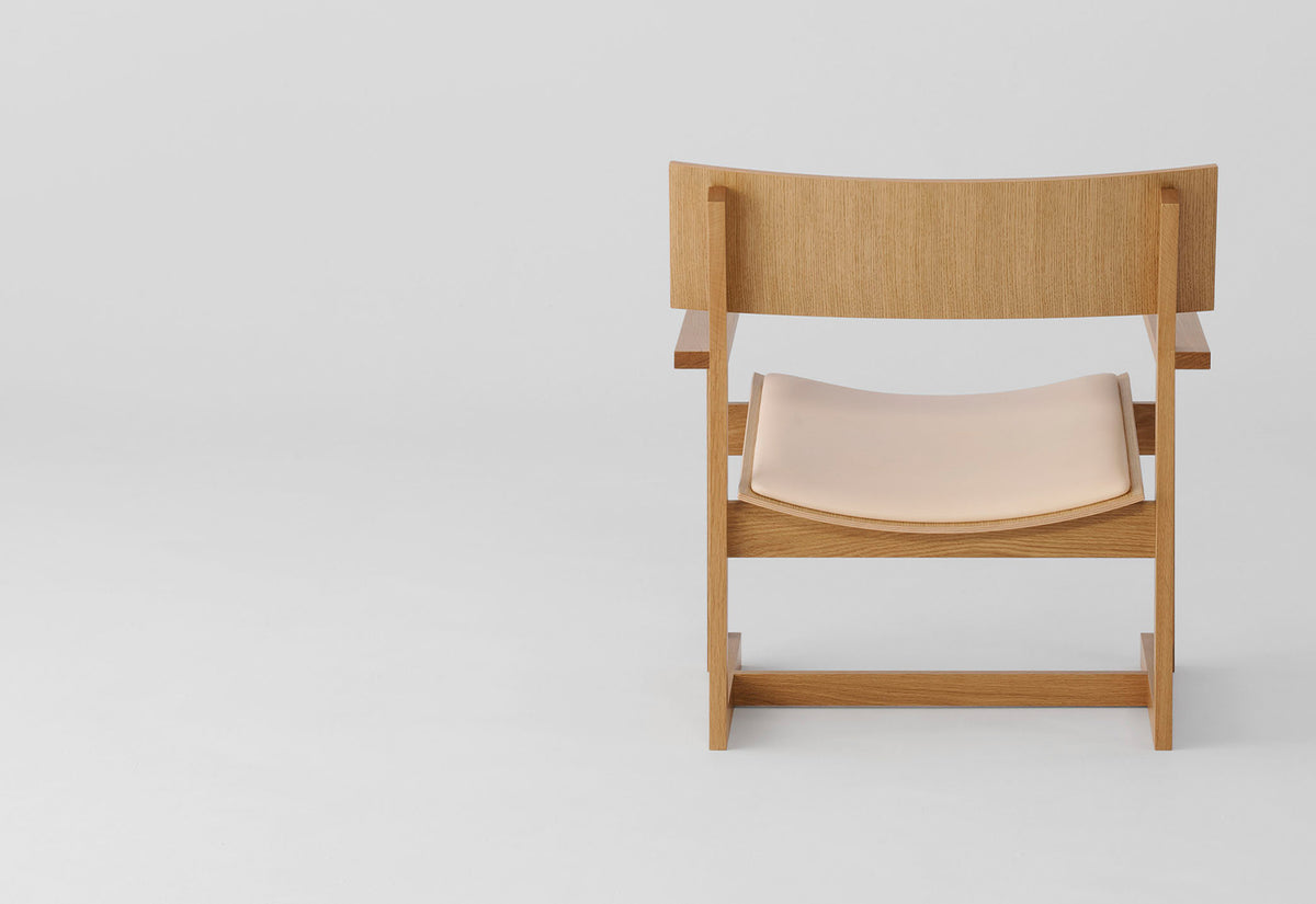 Makuri Lounge Chair | Upholstered, Michael anastassiades, Koyori