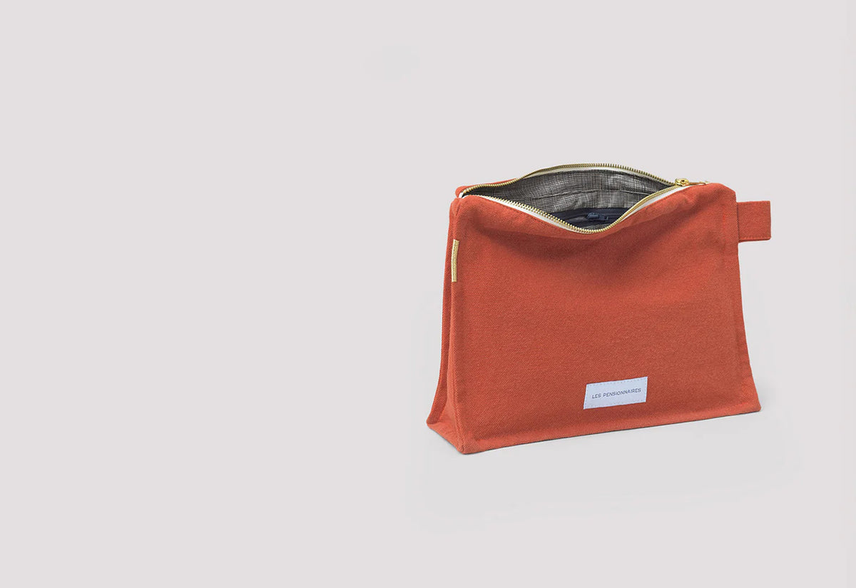 Toiletry Bag, Les pensionnaires