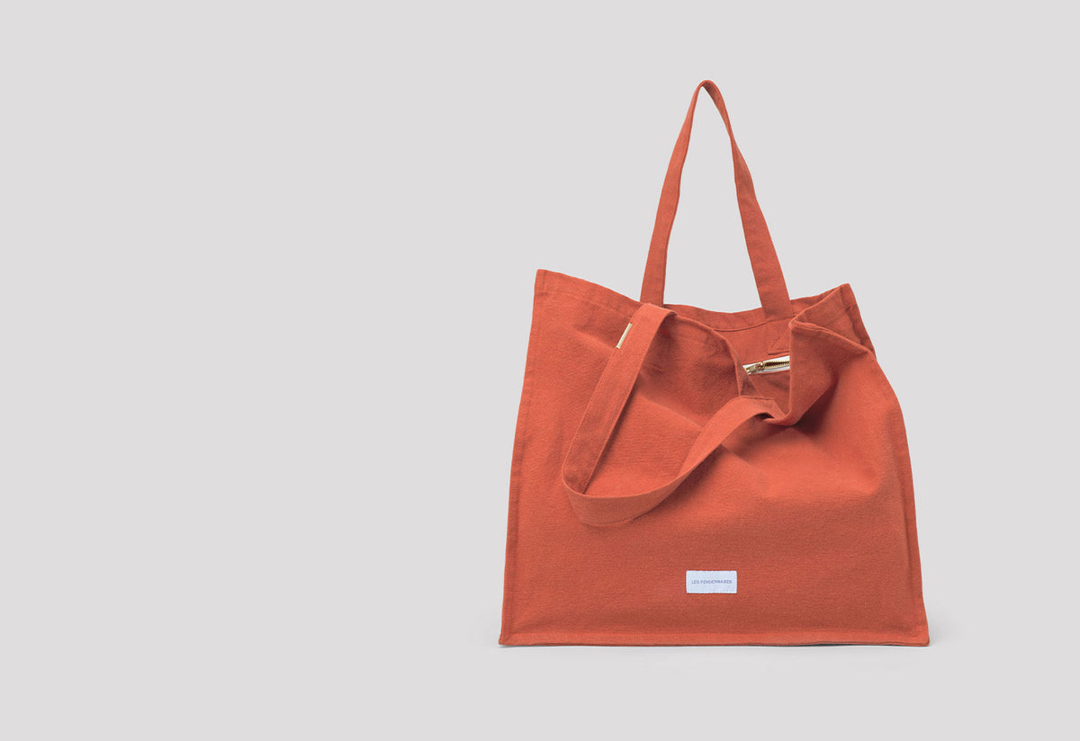Tote Bag, Les pensionnaires