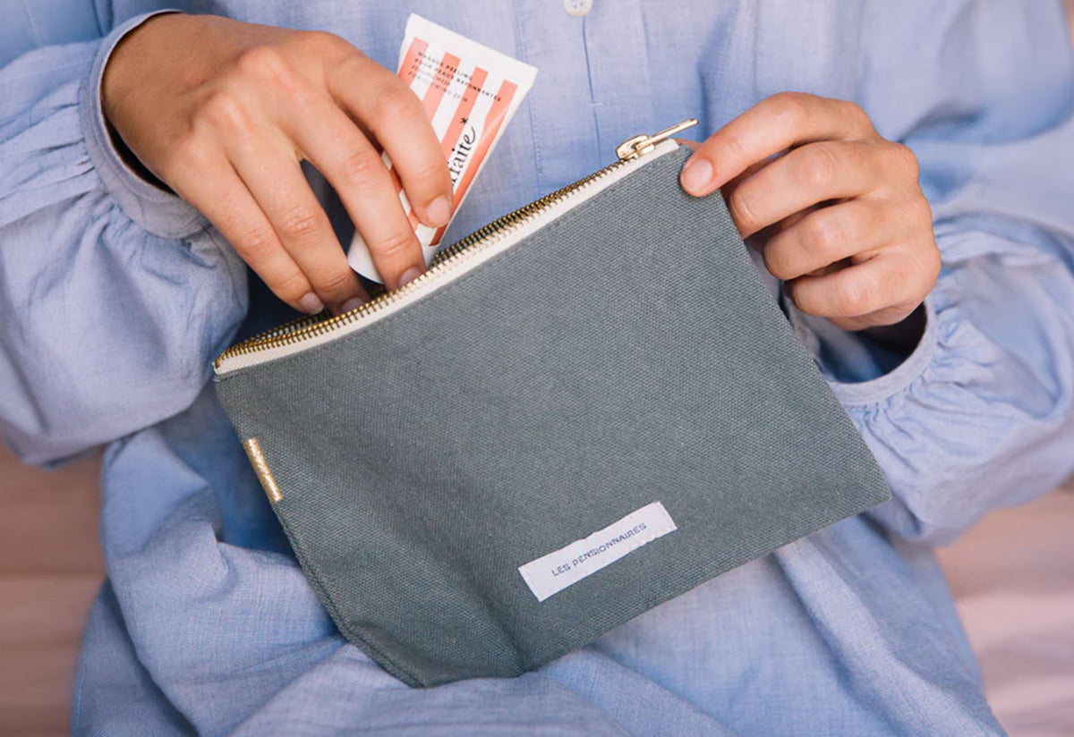 Zipped Pouch, Les pensionnaires