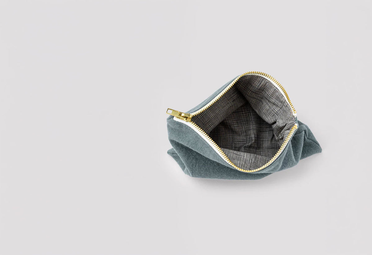 Zipped Pouch, Les pensionnaires