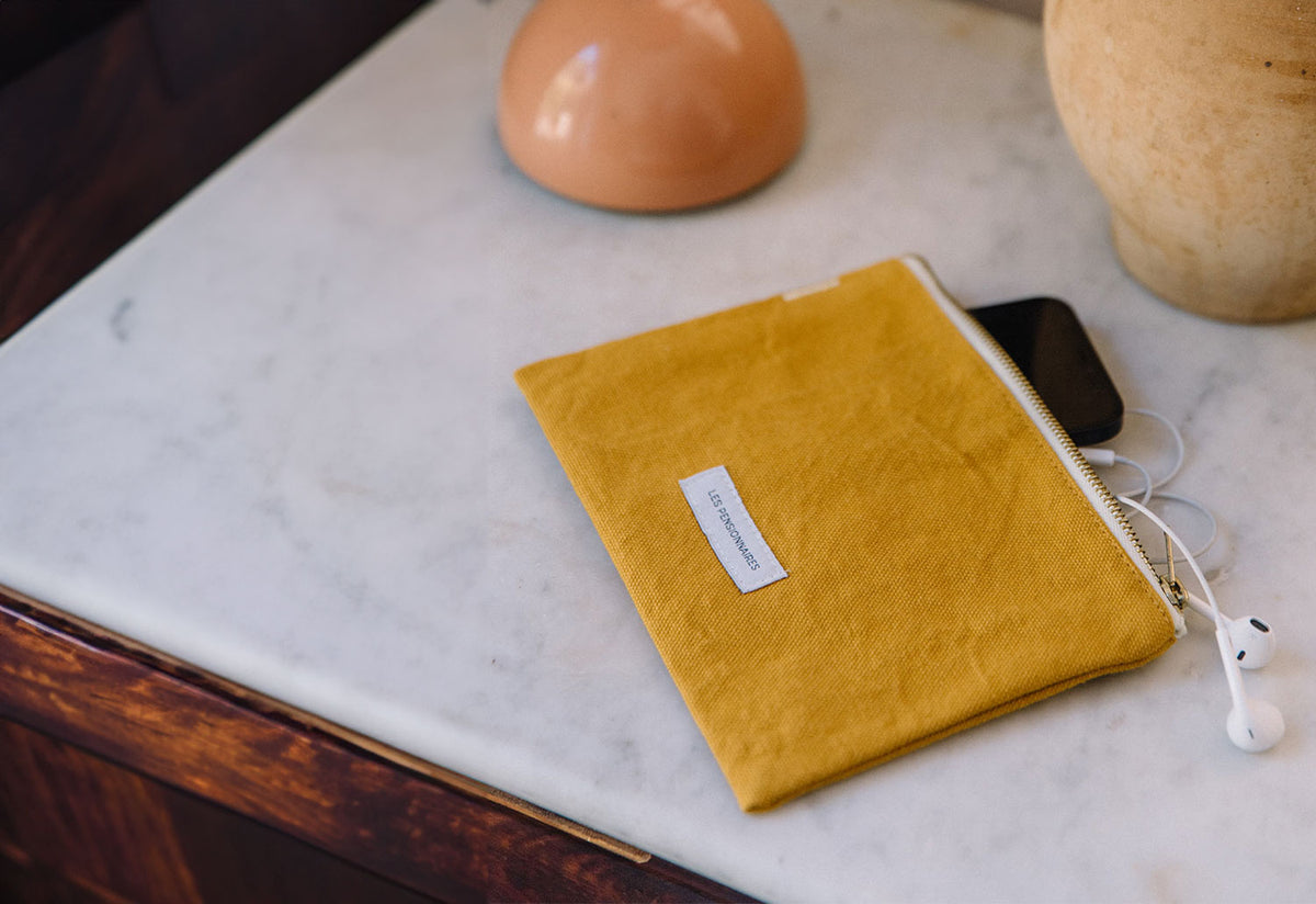 Zipped Pouch, Les pensionnaires