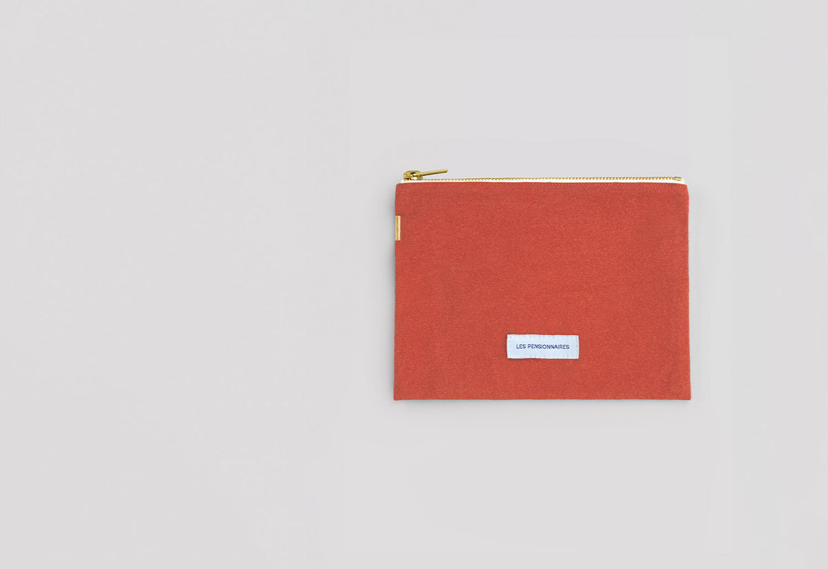 Zipped Pouch, Les pensionnaires