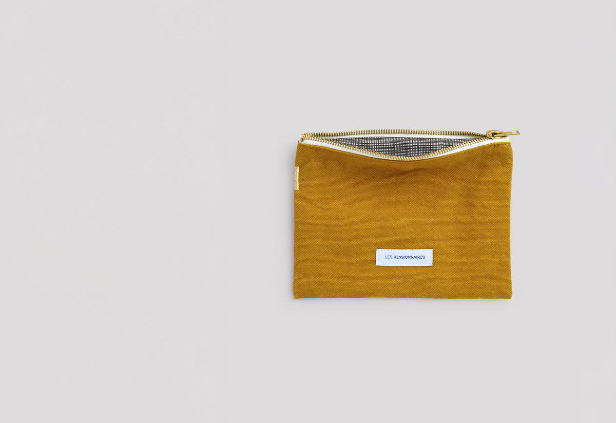 Zipped Pouch, Les pensionnaires