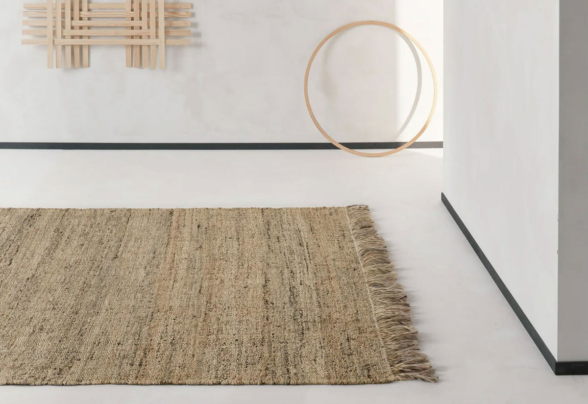 Nessa Rug, Urd moll gundermann, Linie design