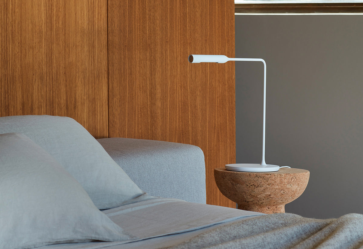 Flo Bedside Lamp, Foster and partners, Lumina italia