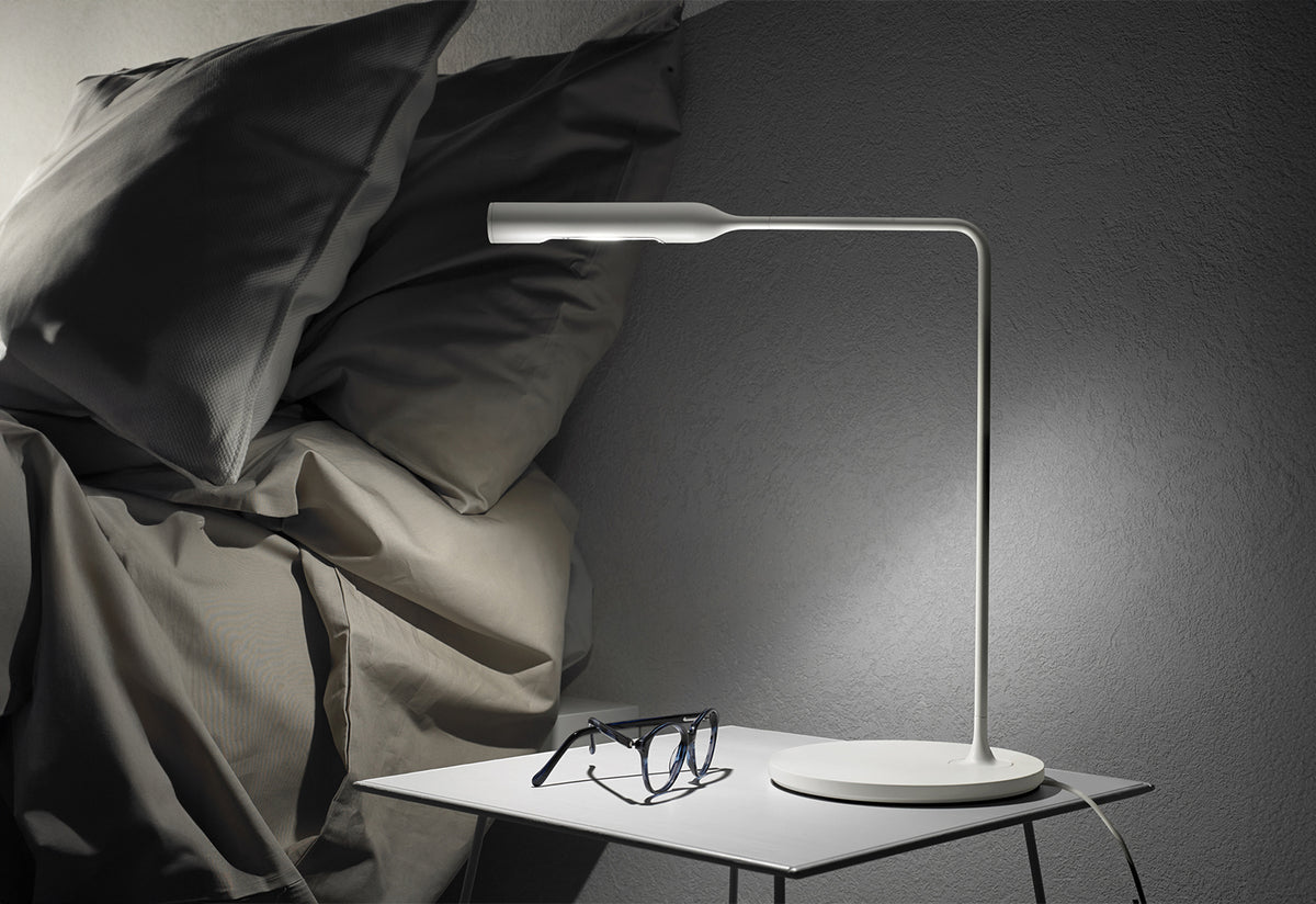 Flo Bedside Lamp, Foster and partners, Lumina italia