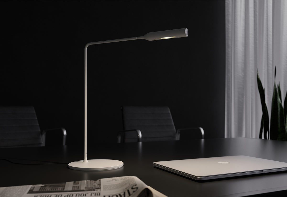 Flo Bedside Lamp, Foster and partners, Lumina italia