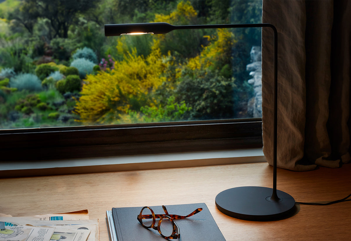 Flo Desk Lamp, Foster and partners, Lumina italia