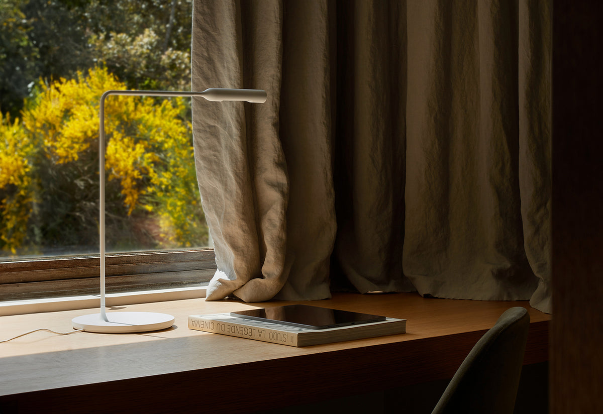 Flo Desk Lamp, Foster and partners, Lumina italia