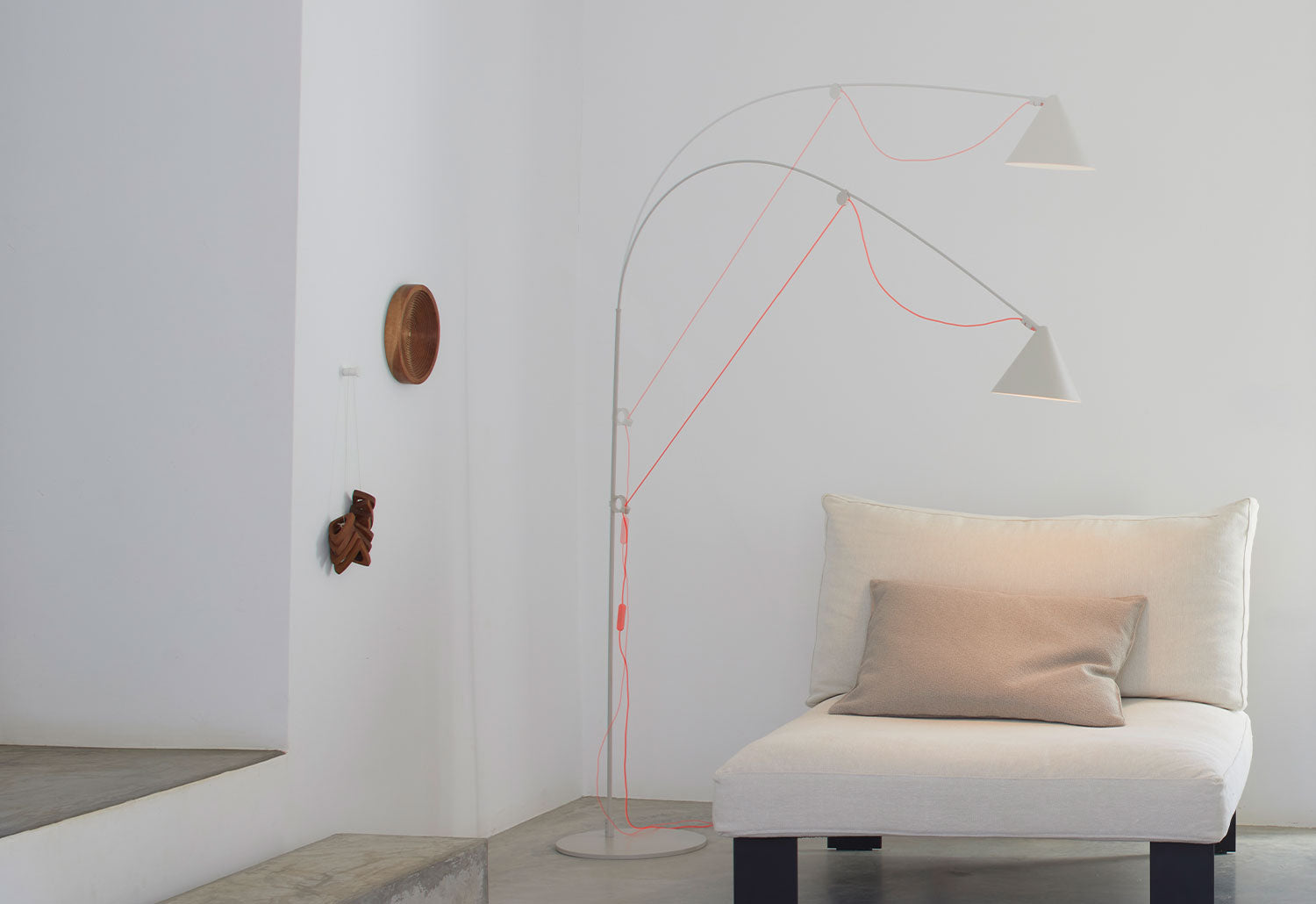 フロアスタンド Midgard Ayno Floor Lamp Grey Orange Midgard Ayno Floor Lamp | twentytwentyone