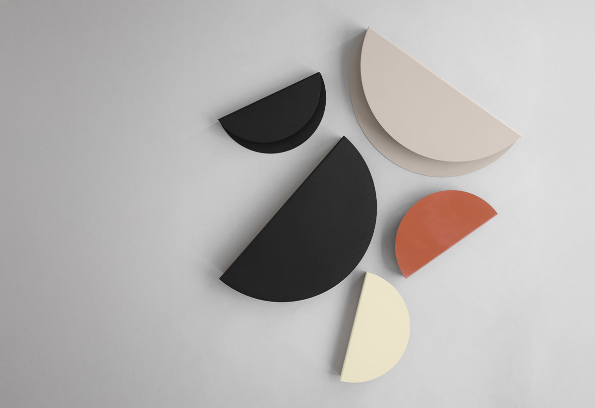 Half Moon Shelf, Moebe