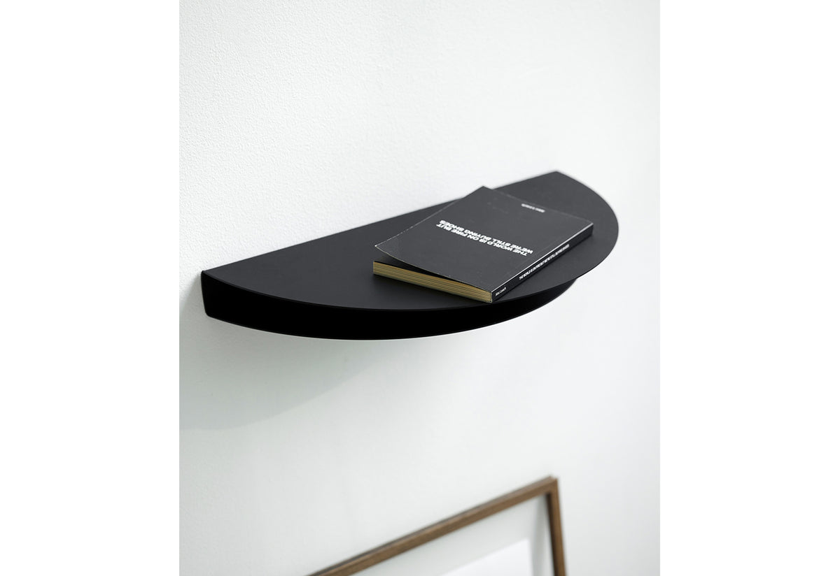 Half Moon Shelf, Moebe