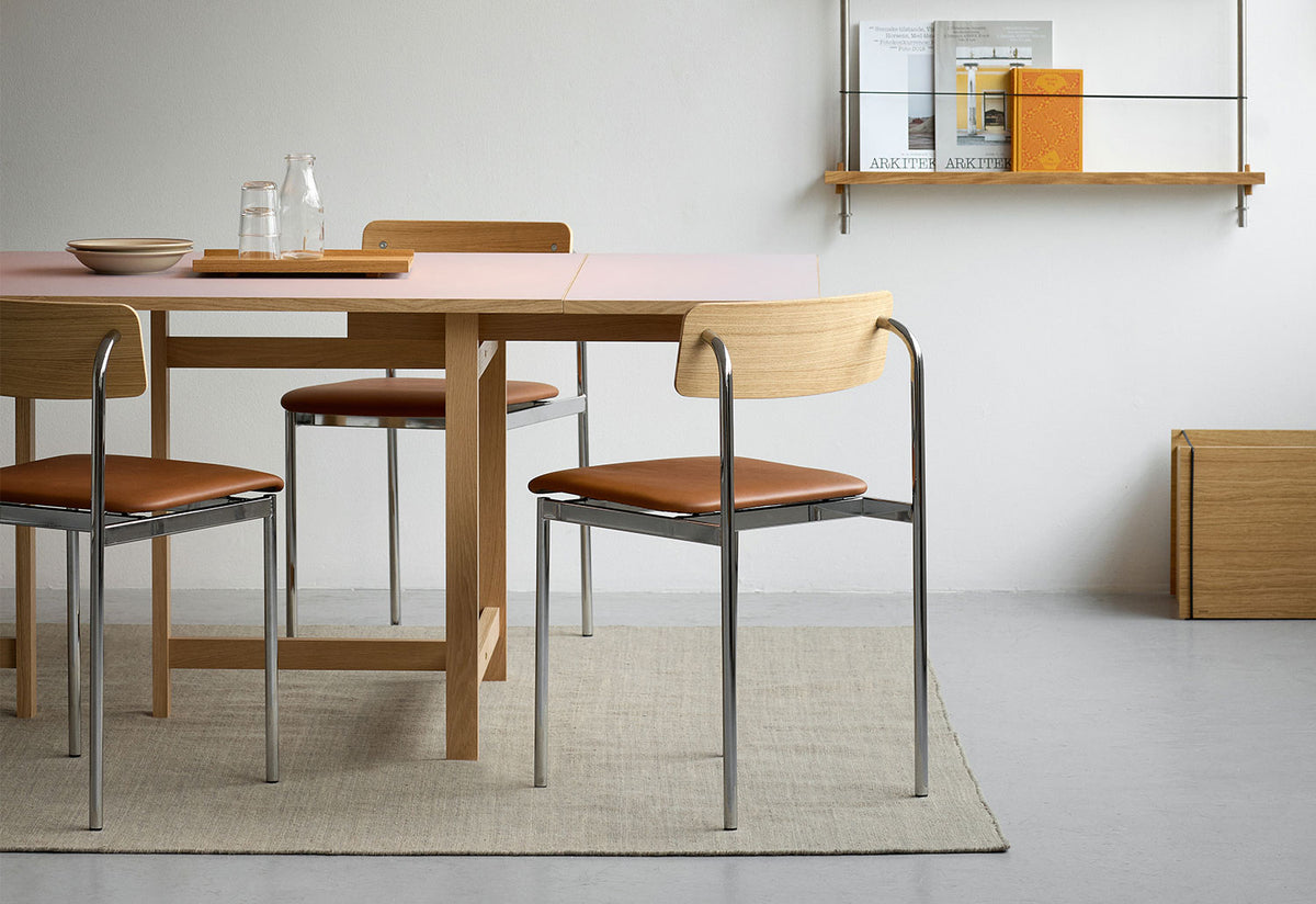 Offset Chair | Upholstered Seat, Moebe