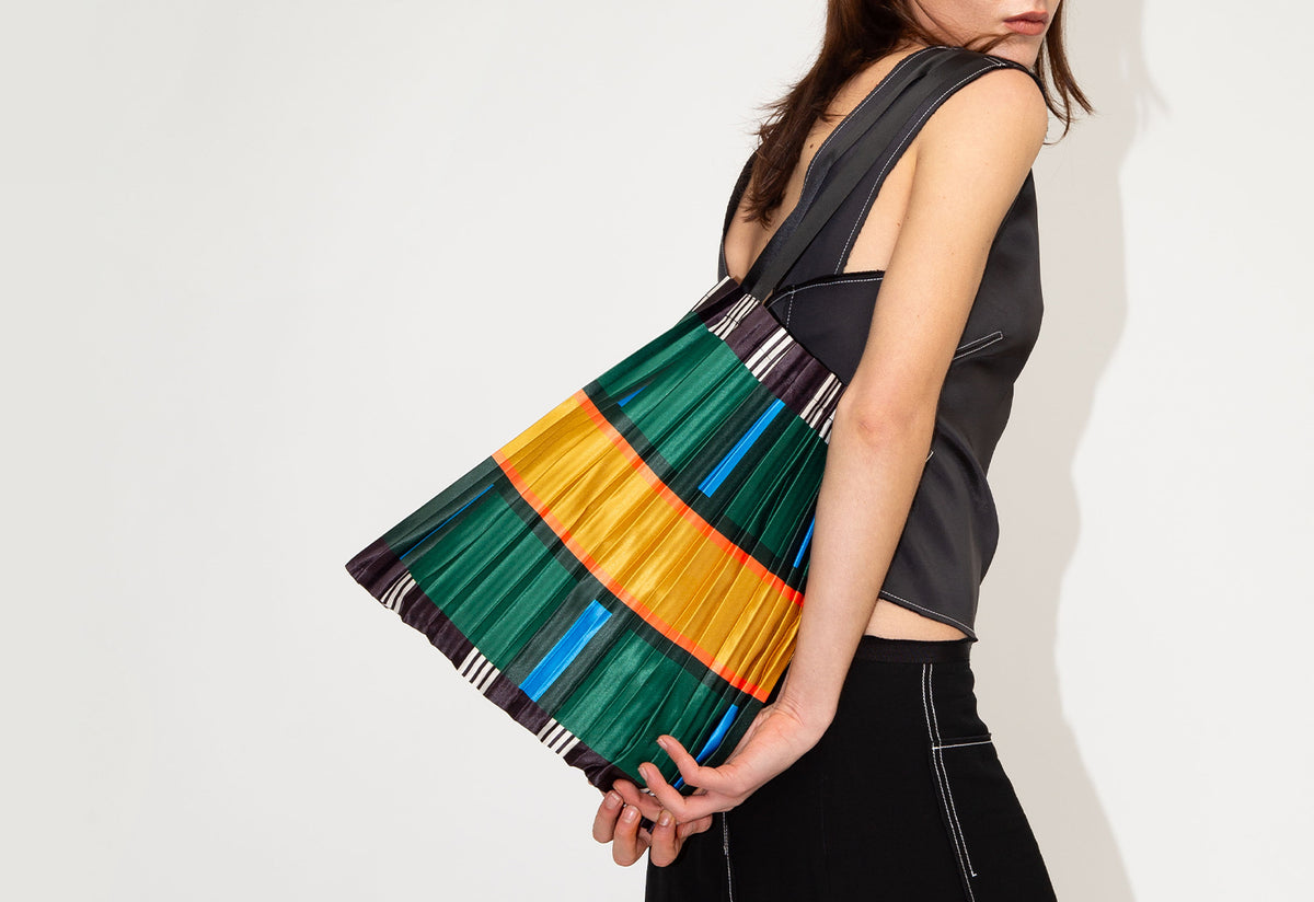 Pleated Tote, Multitudes