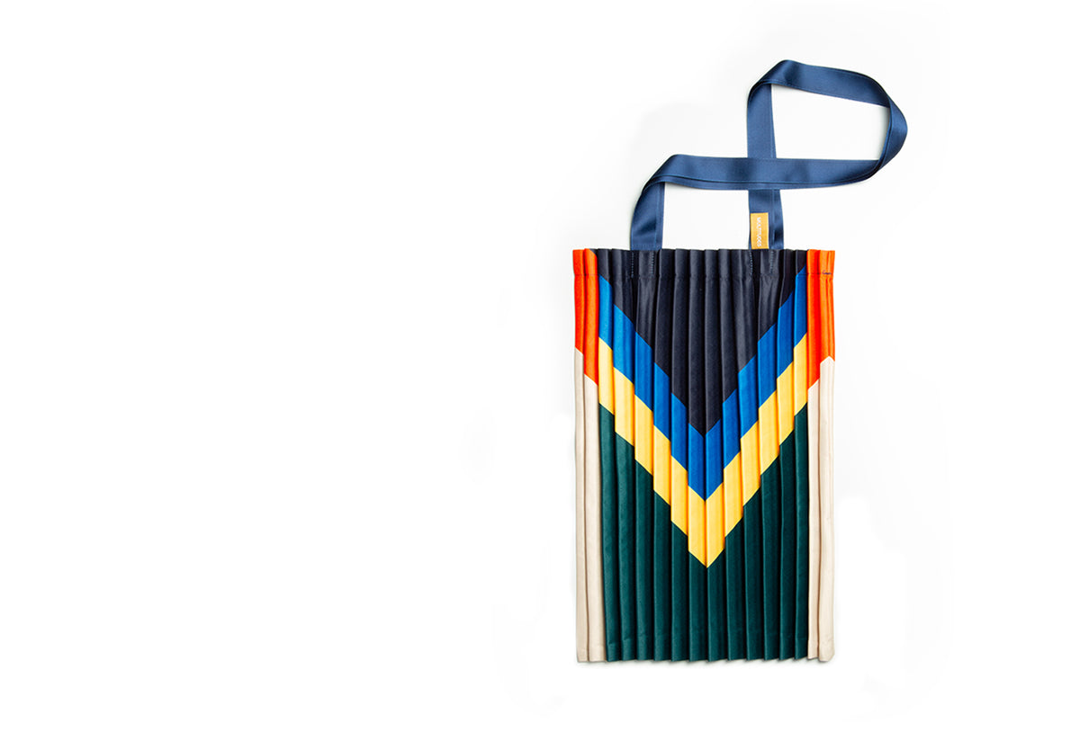Pleated Tote | Rei, Multitudes