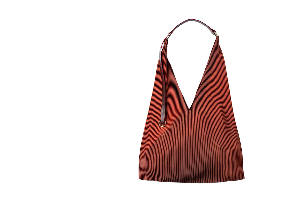 Pleated Y Bag | Angelina, Multitudes