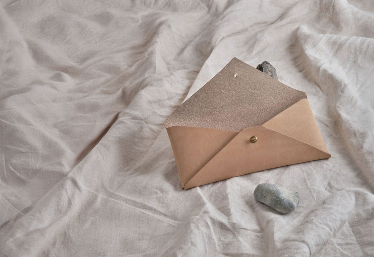 Leather Long Envelope, Mw makes