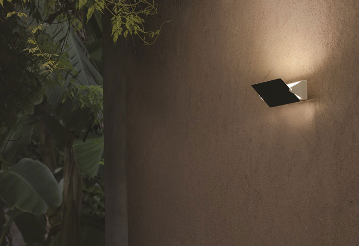Nemo Lighting Applique a Volet Pivotant | twentytwentyone