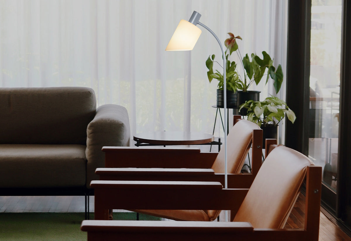 Lampe de Bureau Reading, Charlotte perriand, Nemo lighting