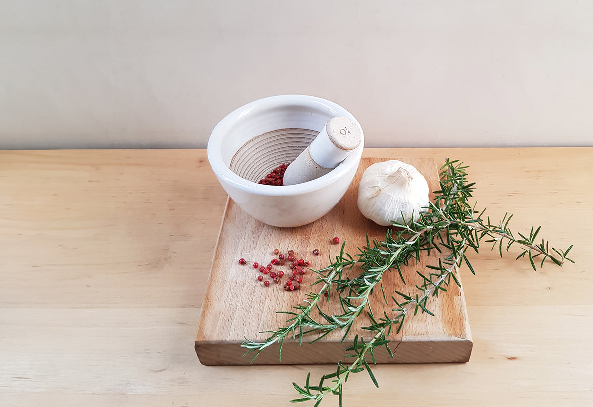 Grinding Bowl + Pestle, Pat oleary