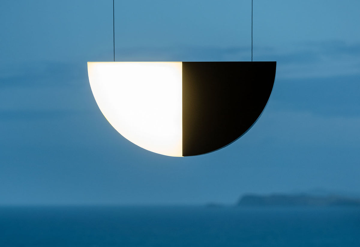 Phase Pendant Large, Estudio persona, Resident