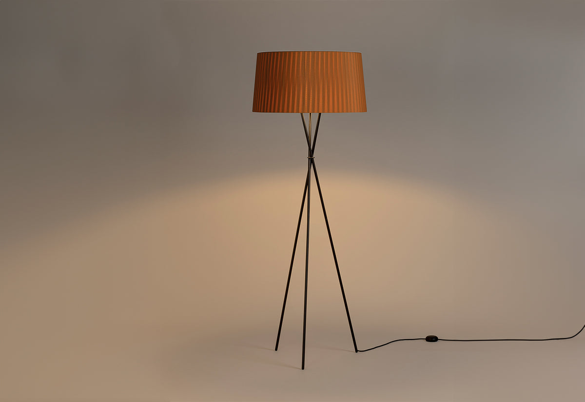 Tripode G5 floor lamp, 1997, Equipo santa and cole, Santa and cole