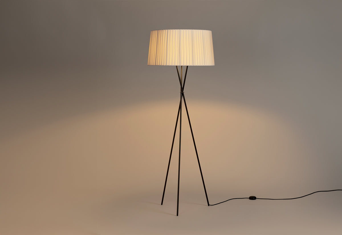 Tripode G5 floor lamp, 1997, Equipo santa and cole, Santa and cole