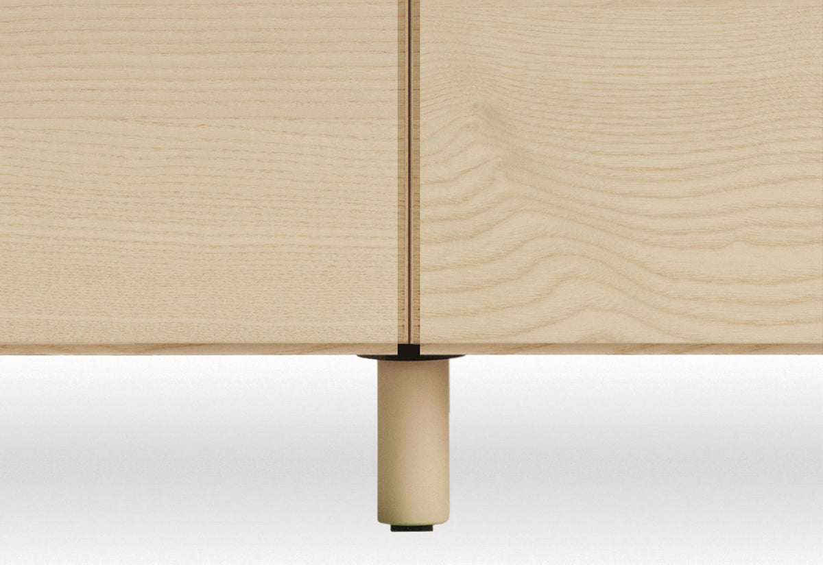 Relief Connecting Legs, Taf architects, String