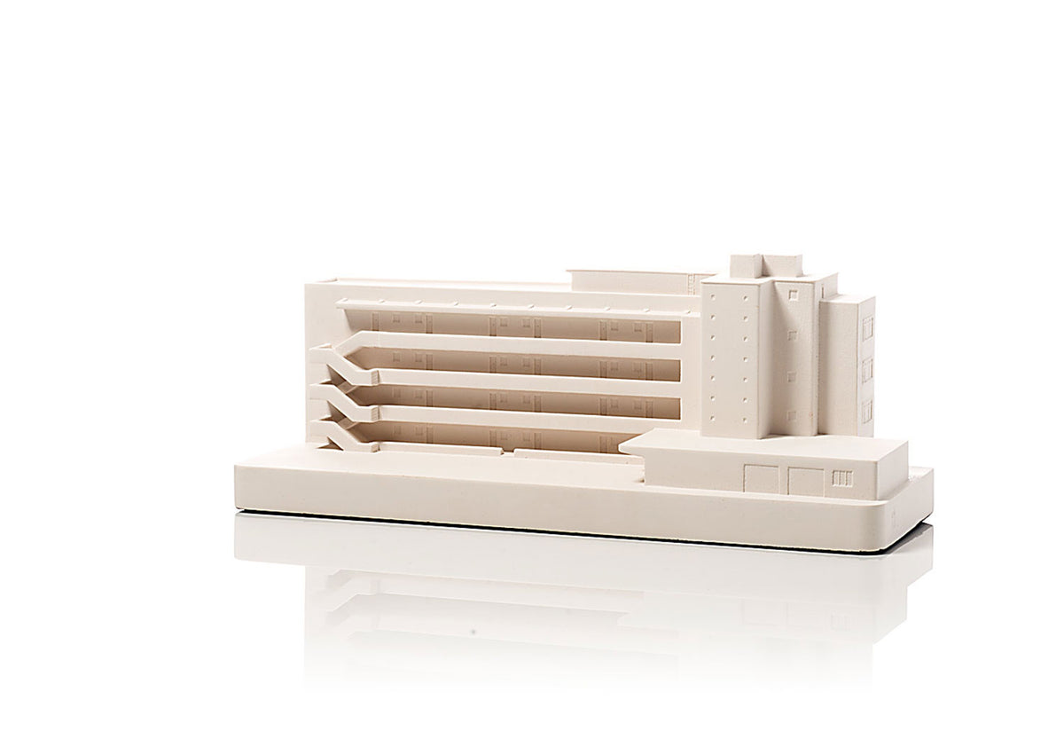 Isokon Building, Chisel and mouse