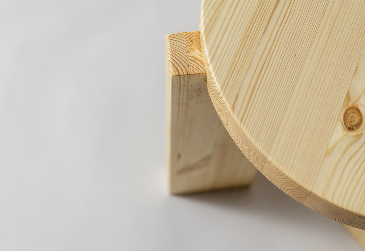 001 Stool, Fredrik paulsen, Vaarnii
