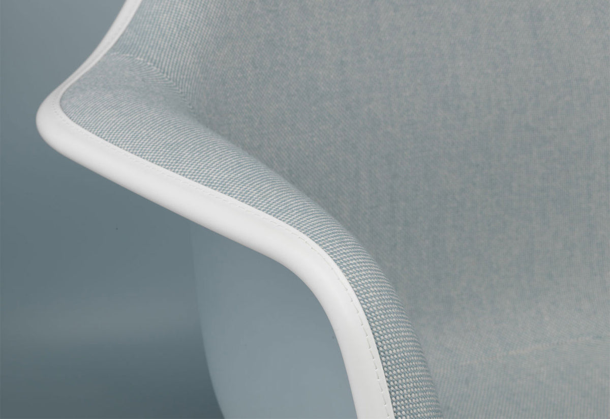 Eames RE DAL Armchair | Upholstered, Charles and ray eames, Vitra