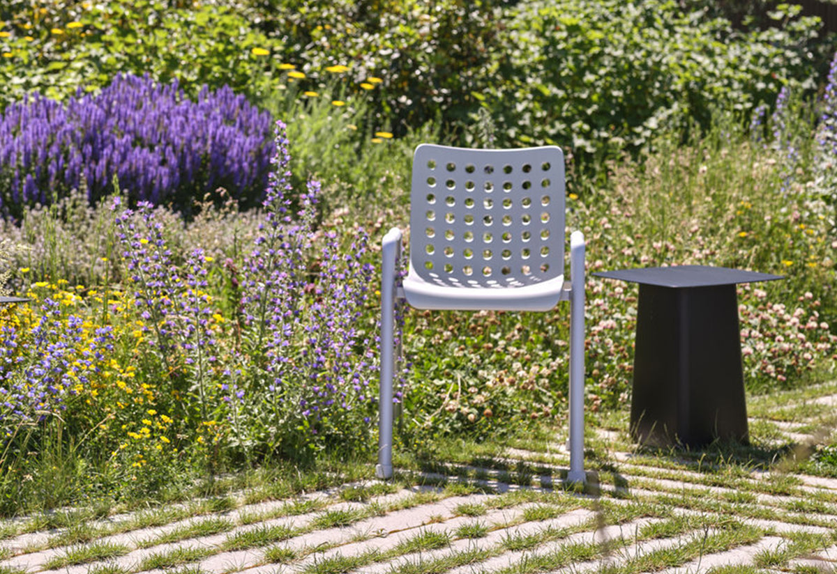 Metal Outdoor Side Table, Ronan and erwan bouroullec, Vitra