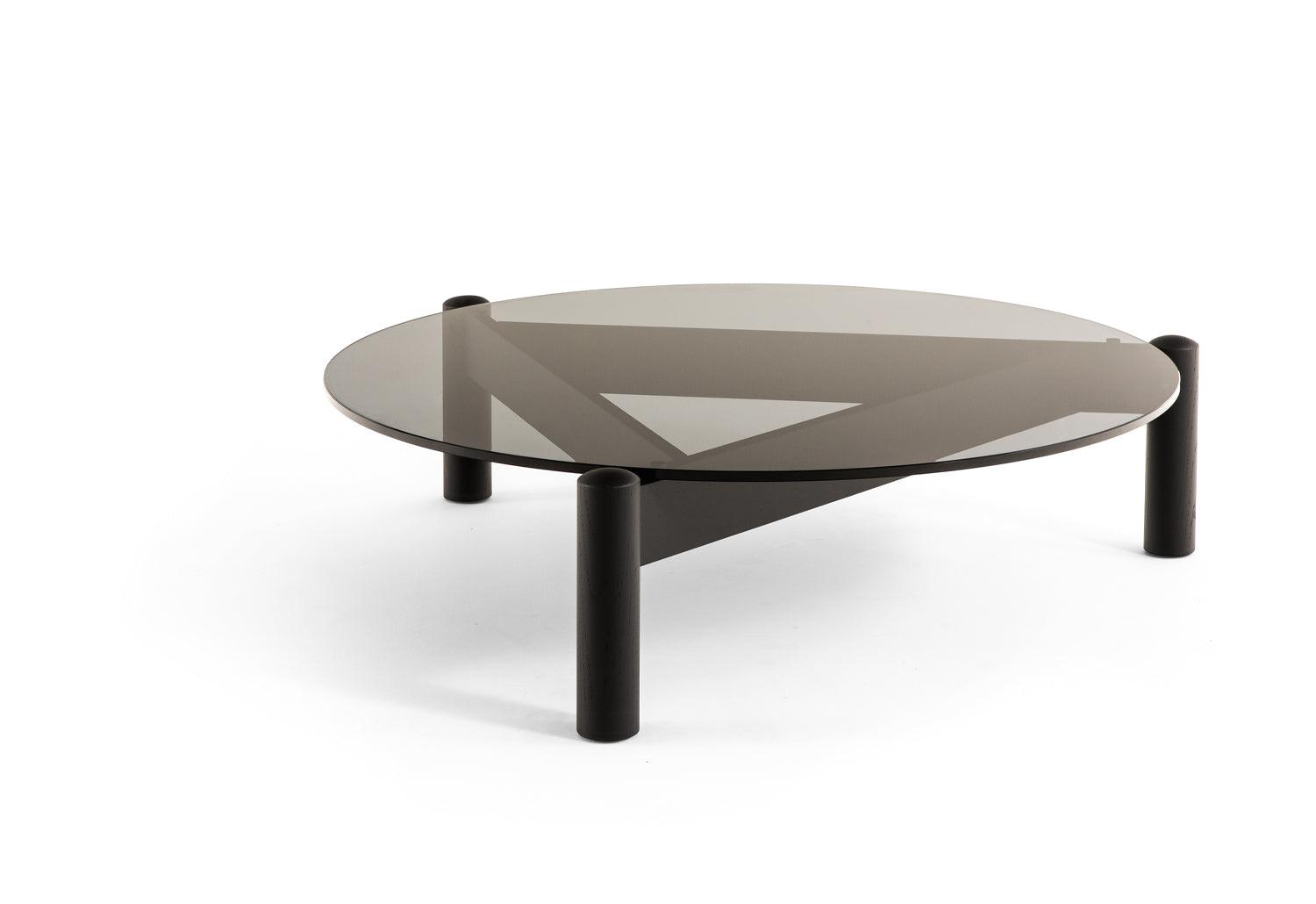 Cassina 535 Table à Plateau Interchangeable | twentytwentyone