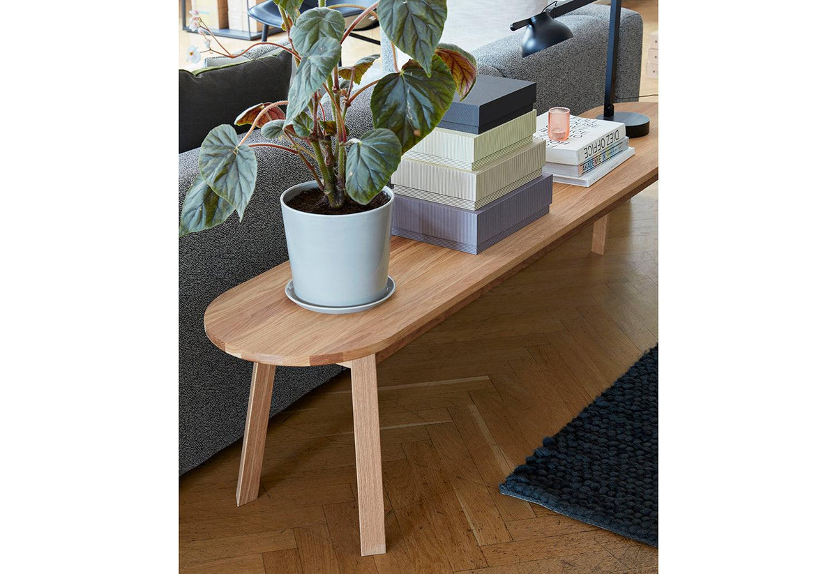 Triangle sales leg bench